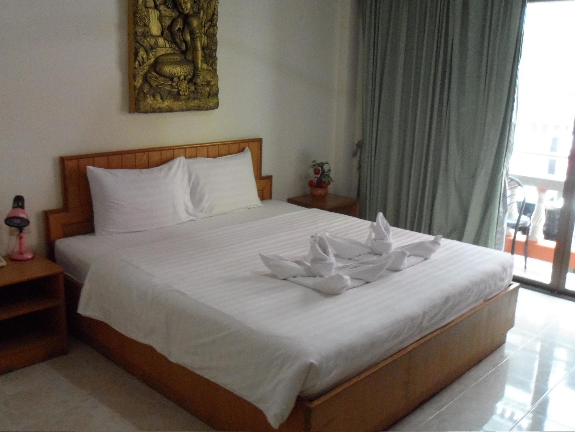 Hotel Andaman Sea Patong Exterior foto